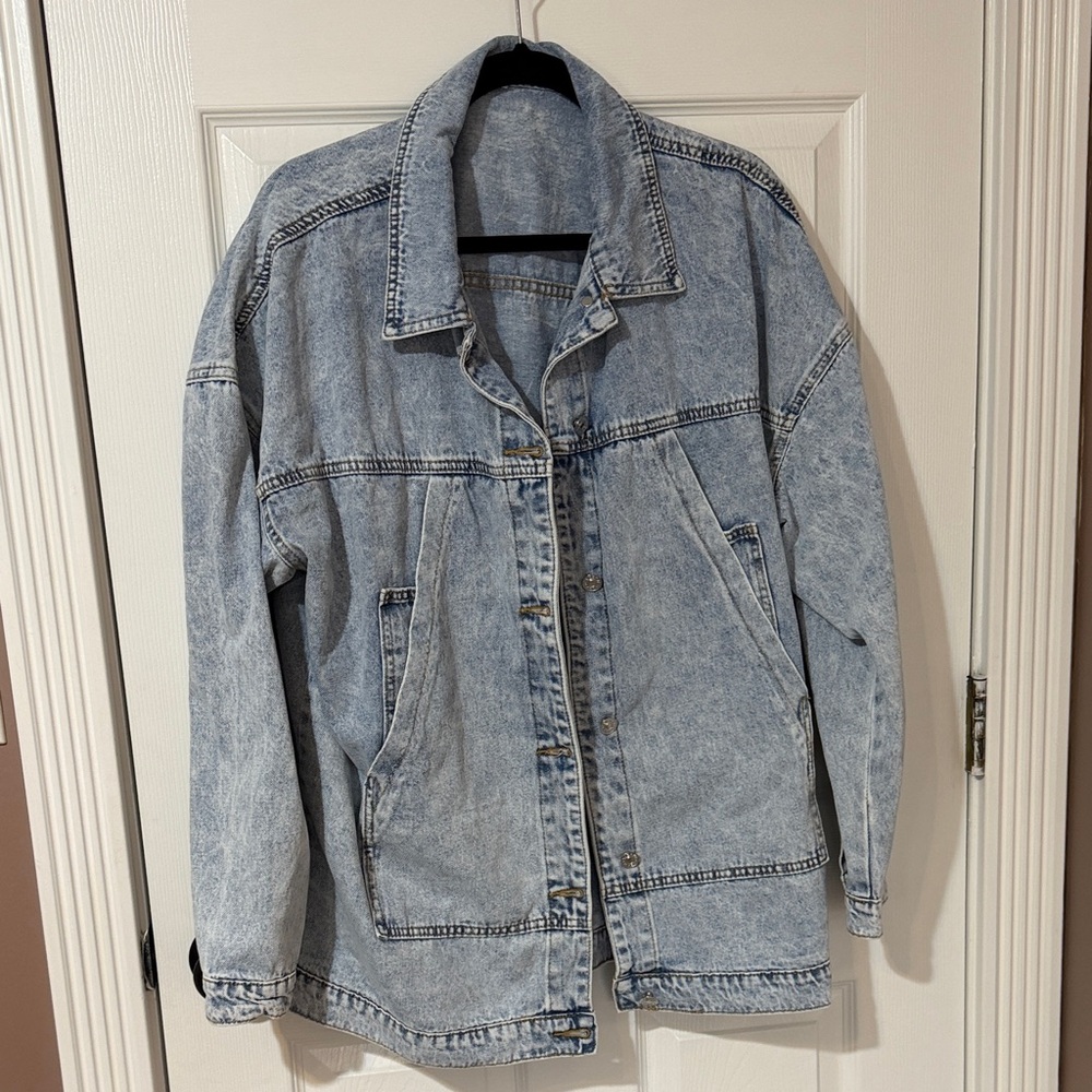 Light Wash Oversized Denim Jacket - Casual Classic